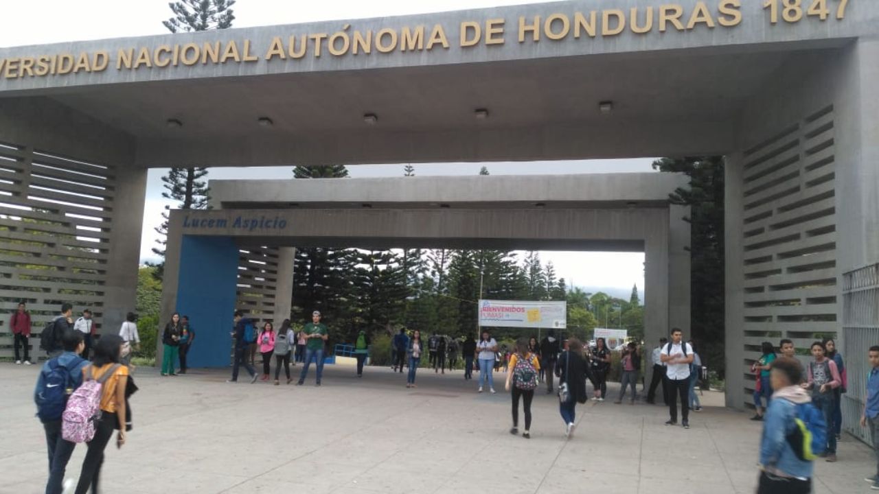 ¿Habrá clases en la UNAH por Día de la Independencia y Día del Maestro?