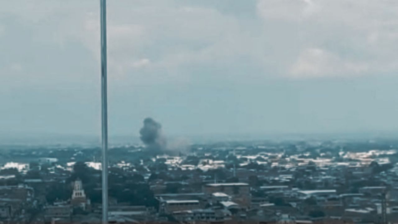 '¡Ay!, ¿eso qué fue?': Joven graba sin querer explosión de 'coche bomba' en Colombia