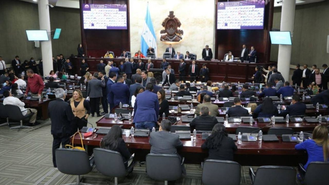 Oposición se autoconvoca a sesión extraordinaria para el 28 de octubre