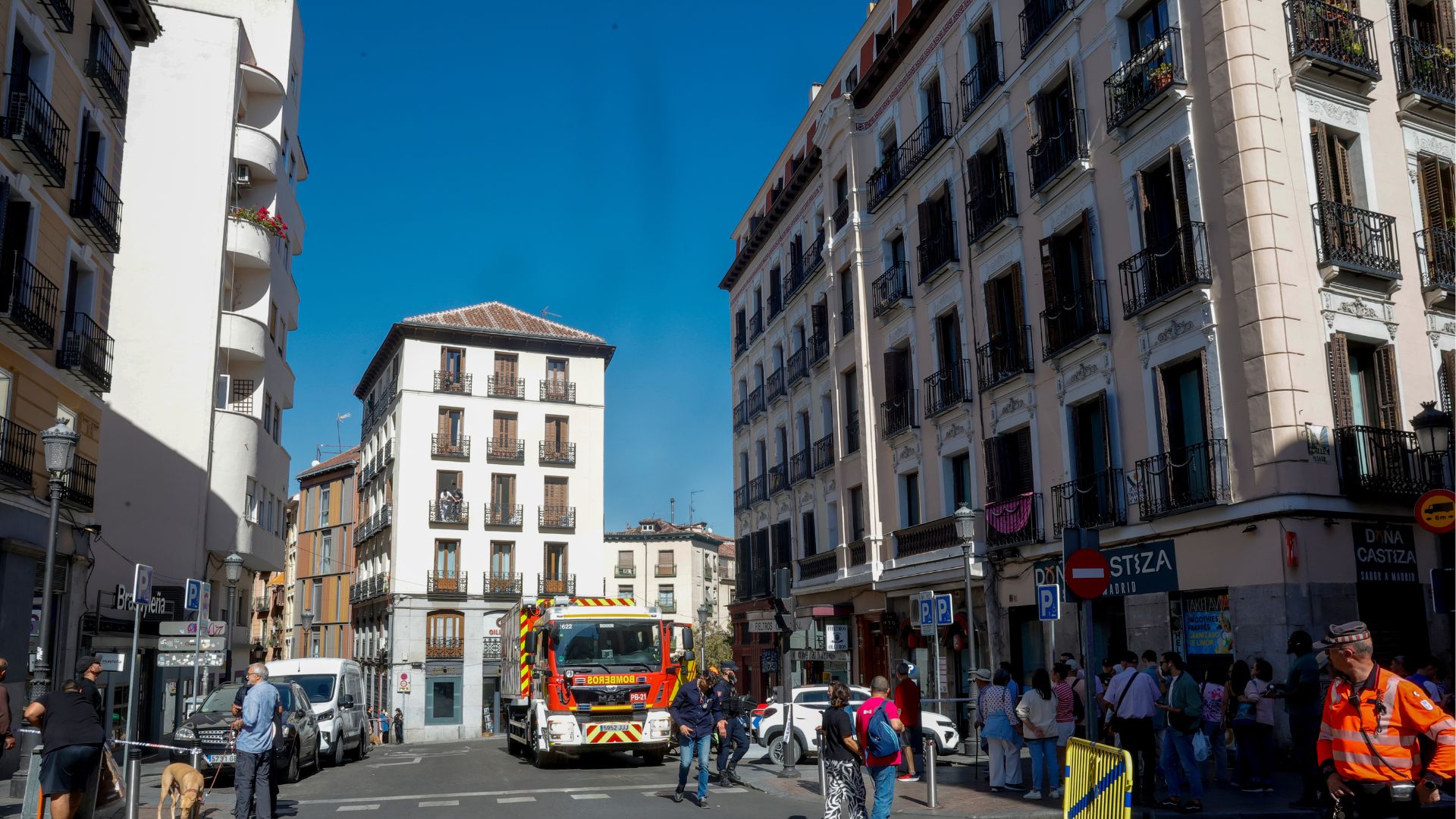 Cuatro desaparecidos tras el derrumbe de un edificio en obras en el centro de Madrid