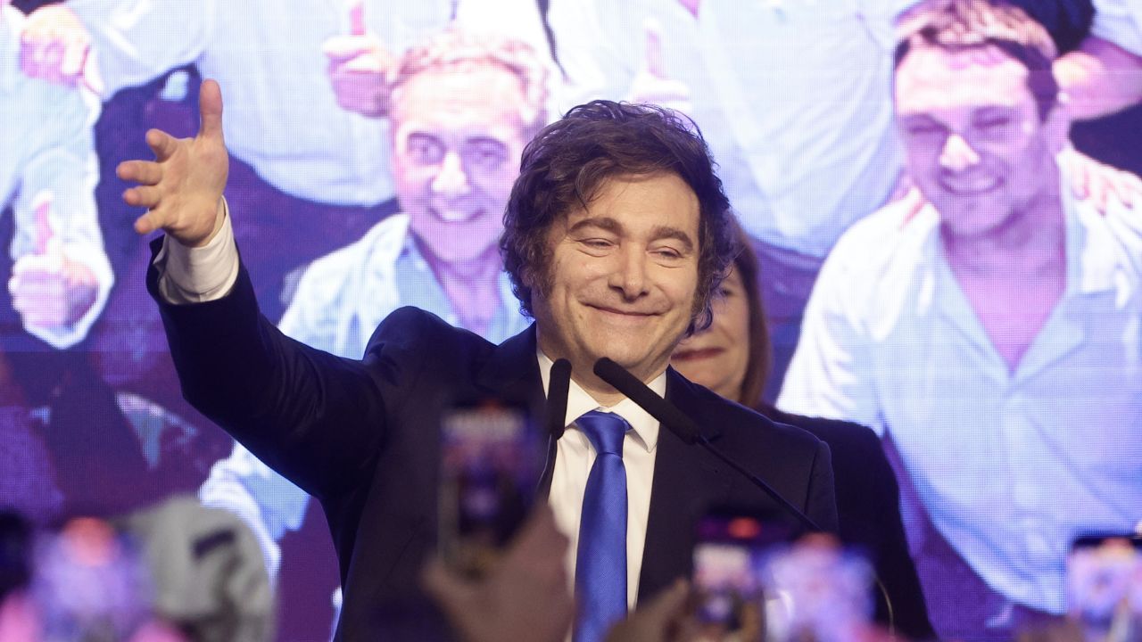 'Vamos a impulsar reformas': Partido de Milei gana elecciones legislativas en Argentina