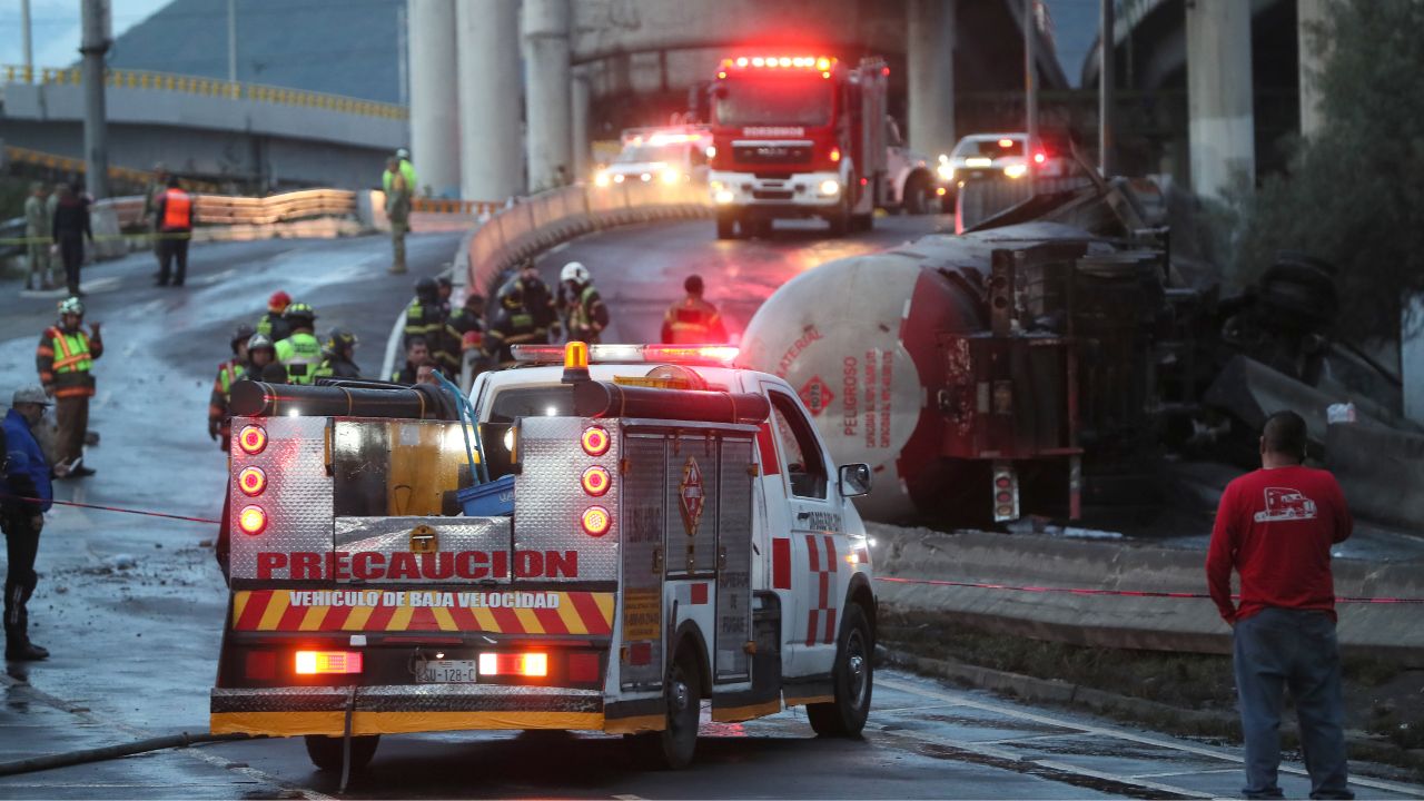 Revelan causas de explosión de cisterna en México, que dejó 30 muertos