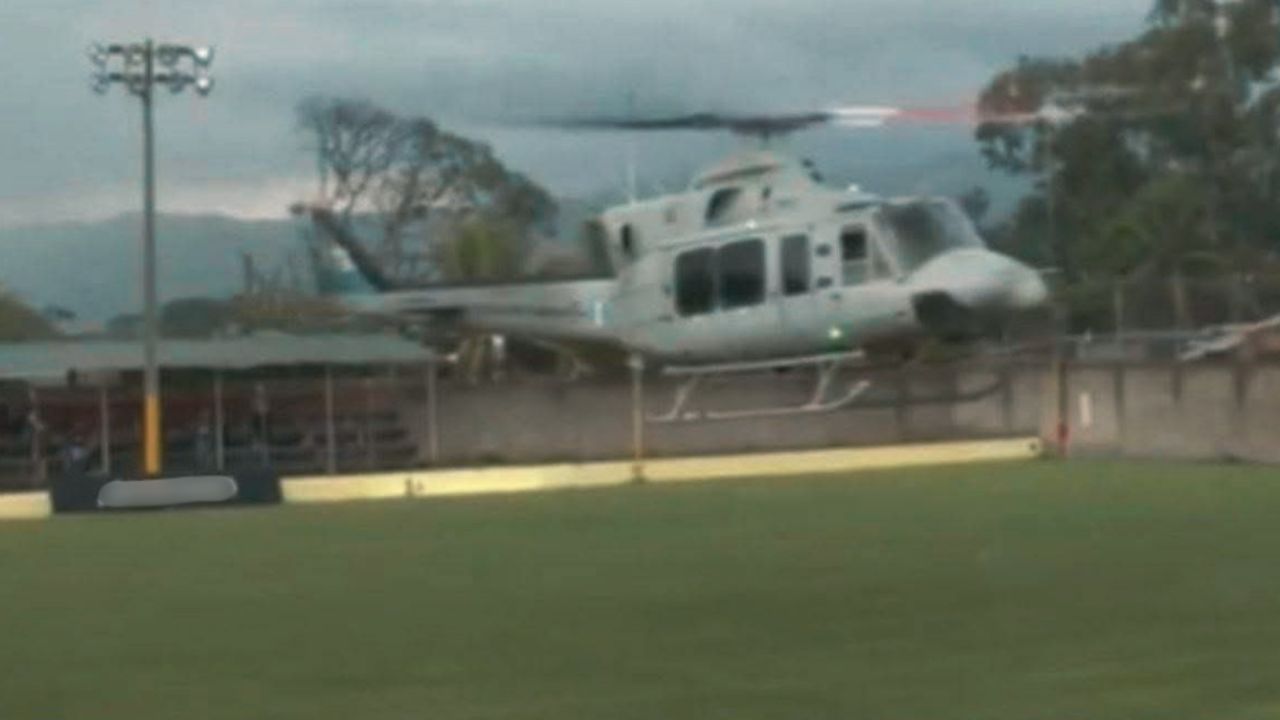 Por este motivo helicóptero aterrizó en estadio durante partido de Liga de Ascenso