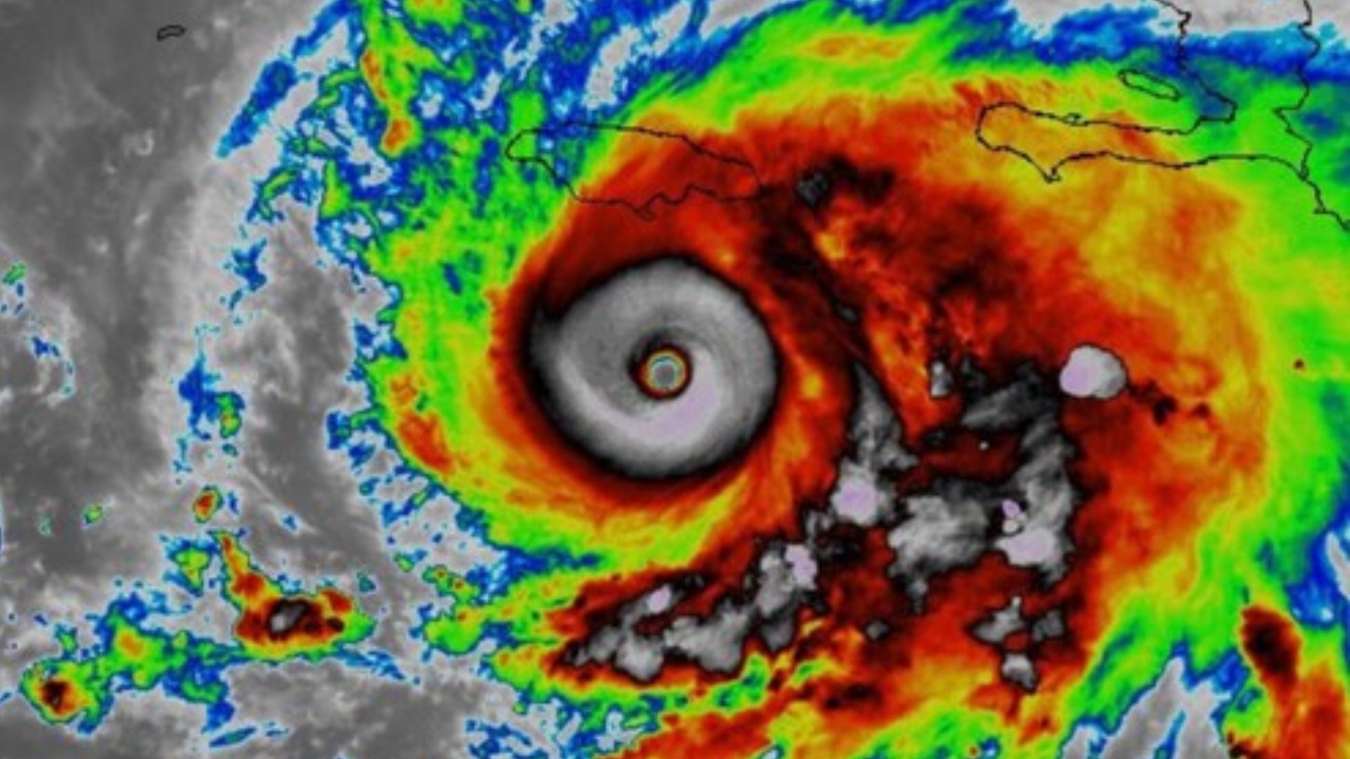 VIDEO: 'Es enorme', así luce el huracán Melissa en imágenes satelitales