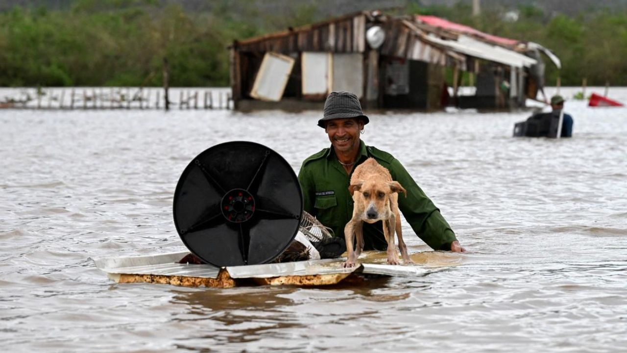 Huracán Melissa deja unos 30 muertos en Haití y se acerca debilitado a Bermudas