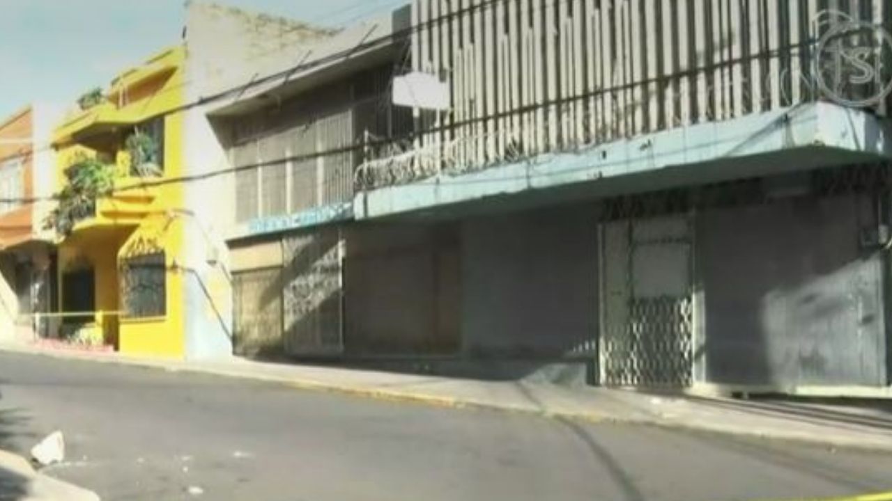 Hallan a joven muerto con el rostro ensangrentado y a otro desorientado en una zona de Tegucigalpa