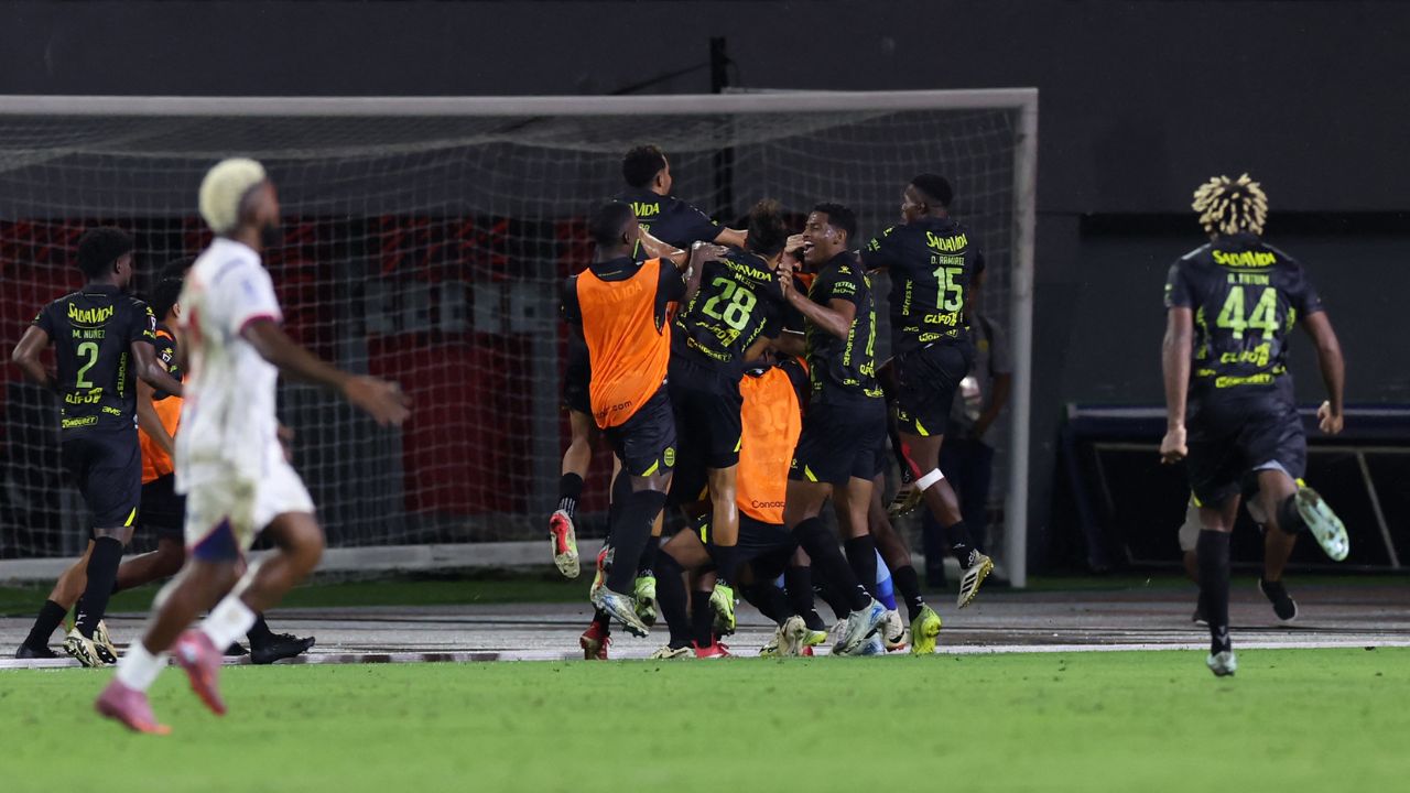 Imagen de Real España, semifinalista de la Copa Centroamericana al vencer a Plaza Amador