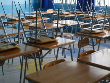 Educación anuncia suspensión de clases presenciales en zonas en alerta roja