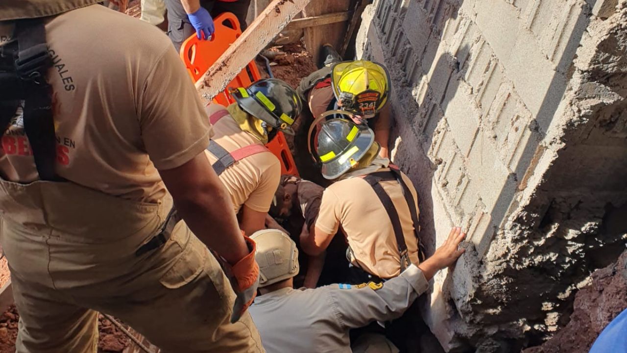 Rescatan a un trabajador que quedó soterrado en colonia Nueva Suyapa