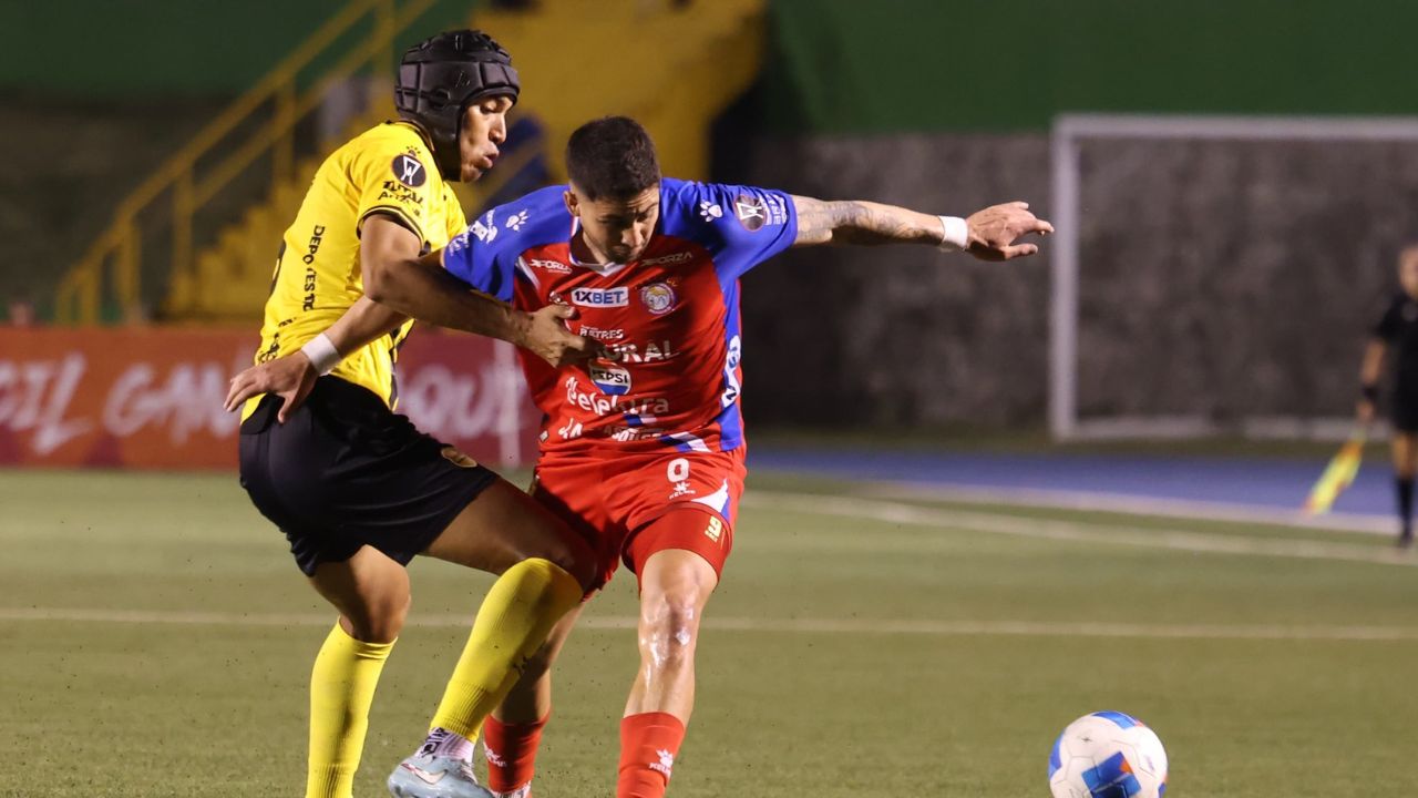 Xelajú, a la final de la Copa Centroamericana 2025 al vencer a Real España en penales