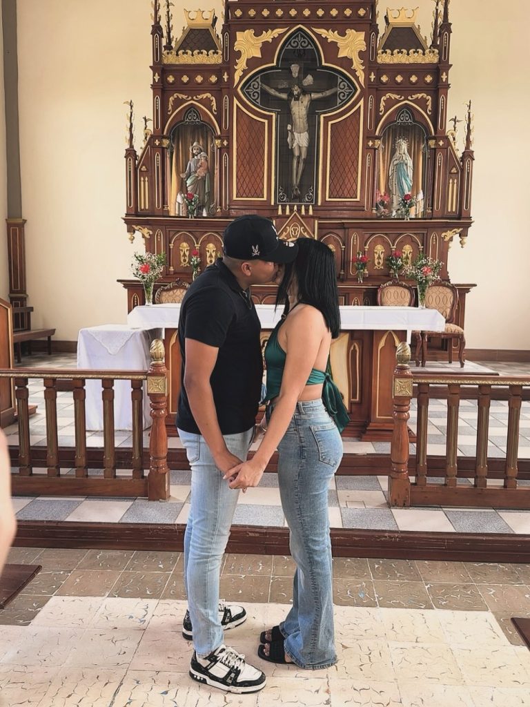Helen Vásquez con su pareja Elian Josuee Duran
