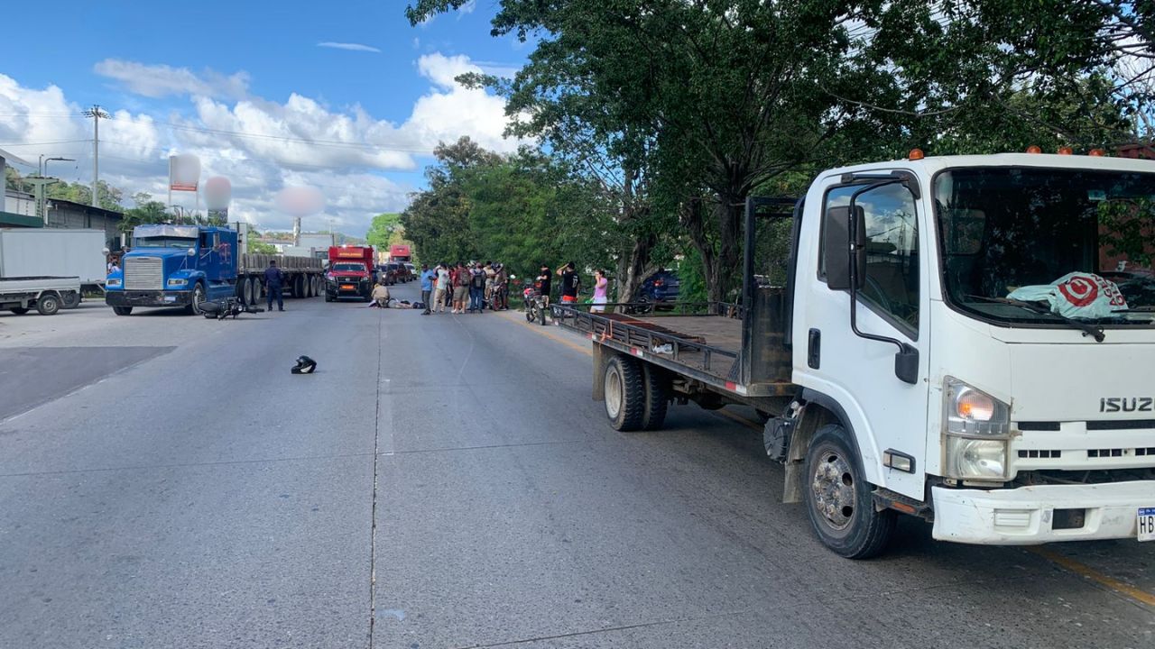 Vídeo revela momento de accidente de motocicleta en que murió mujer en Choloma
