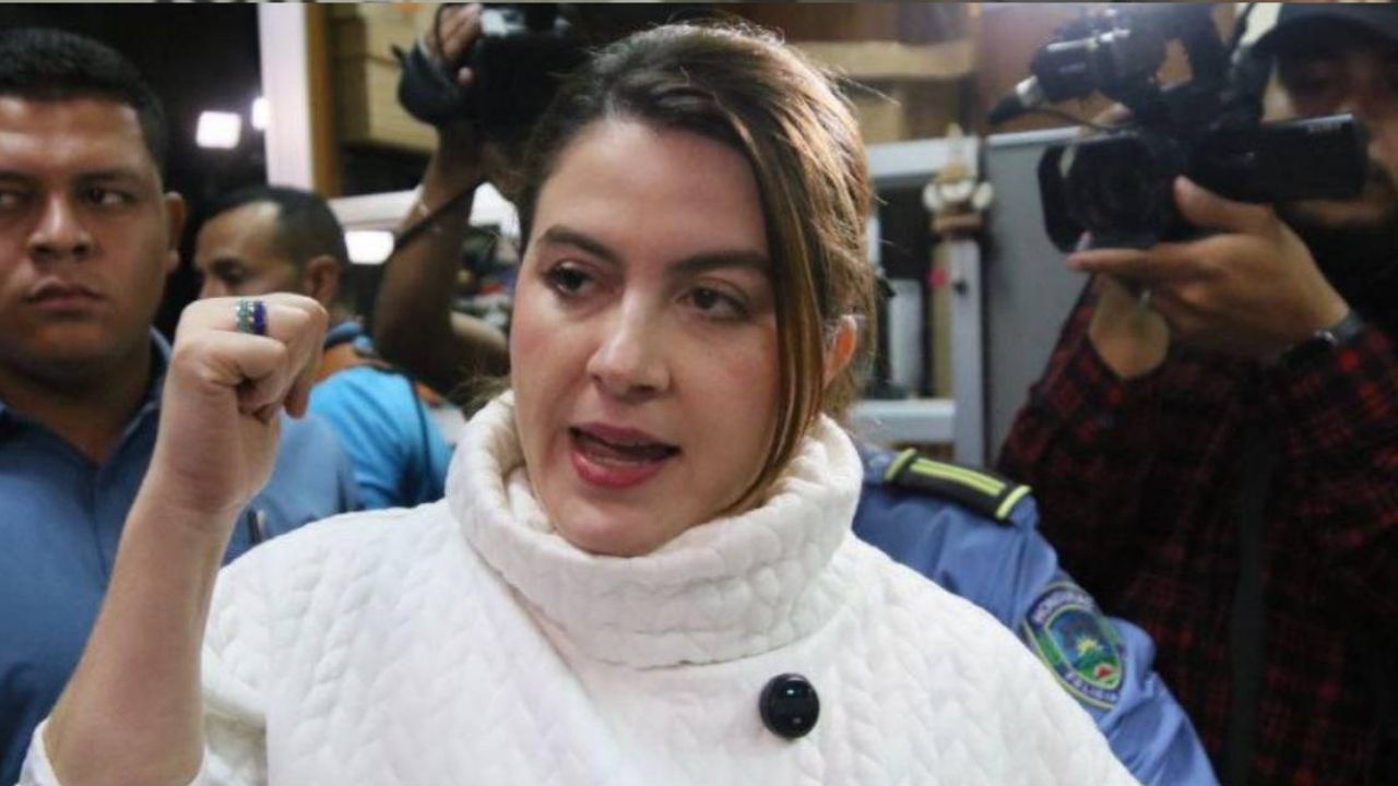 'Te cubra con fervor oración': 'profeta' revela mensaje sobre Cossette López