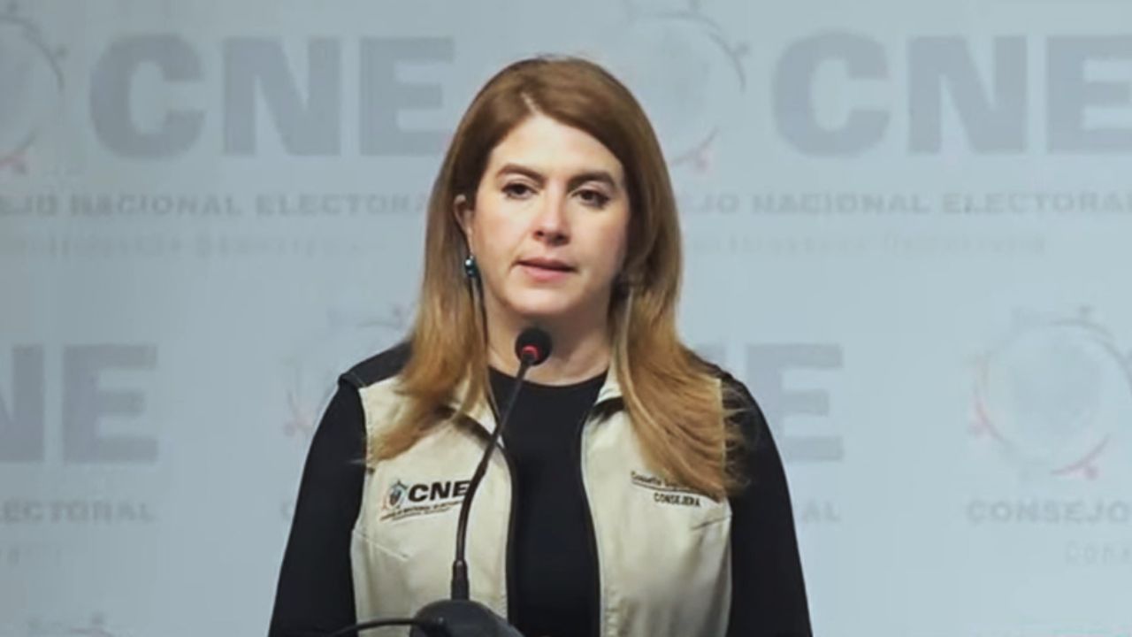 Cossette López se abstendrá de participar en contratación de transporte electoral