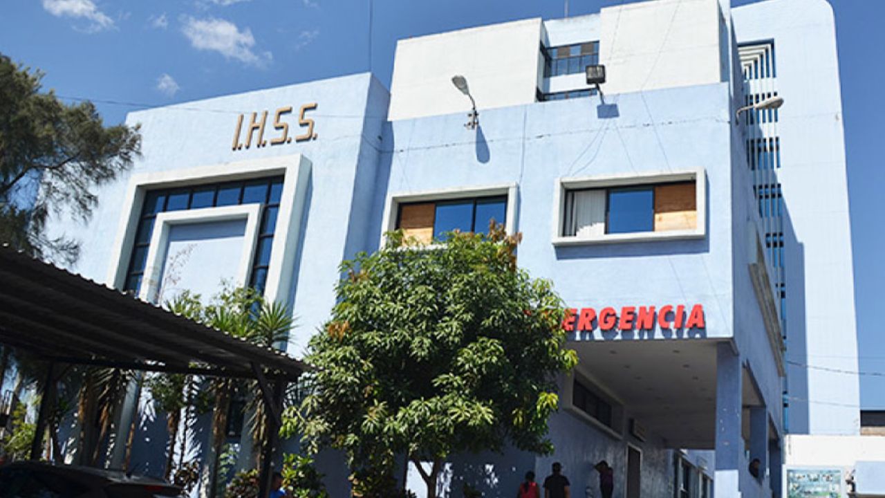 Personal de enfermería del IHSS denuncia que les harán deducción de 2 % del salario por este motivo
