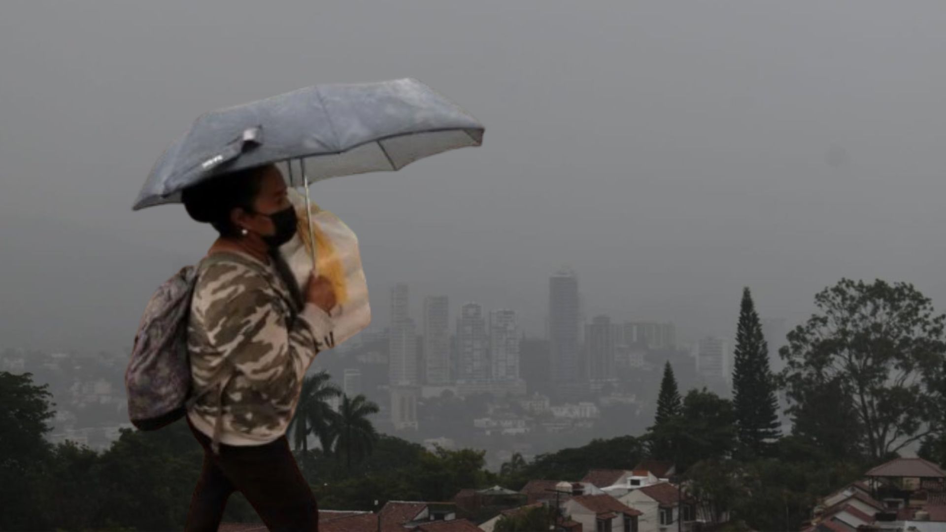 Vaguada ingresa a Honduras y se aproxima un frente frío: estas zonas registrarán lluvias