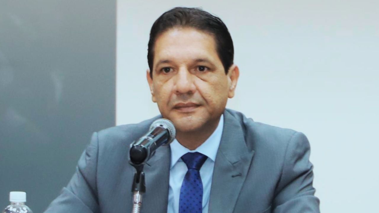 Presidente del TJE toma decisión ante requerimiento fiscal en su contra