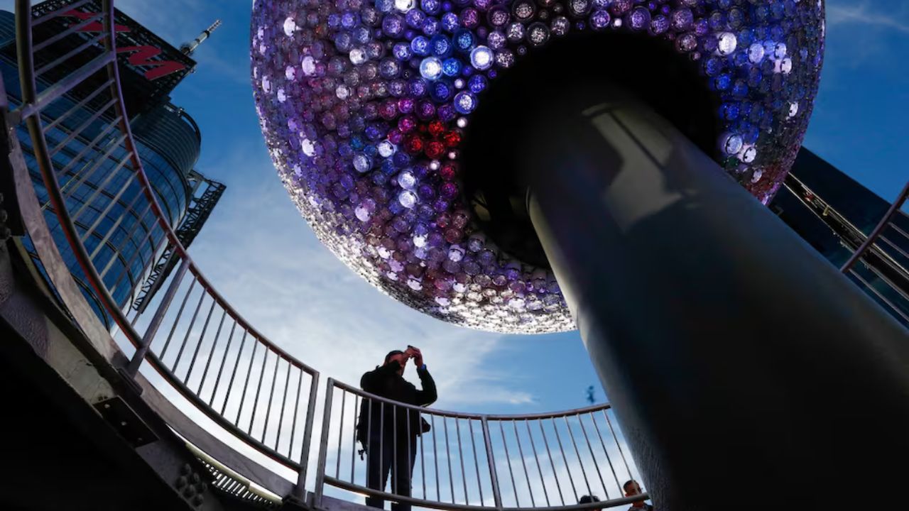 Times Square presenta su nueva esfera para recibir el Año Nuevo