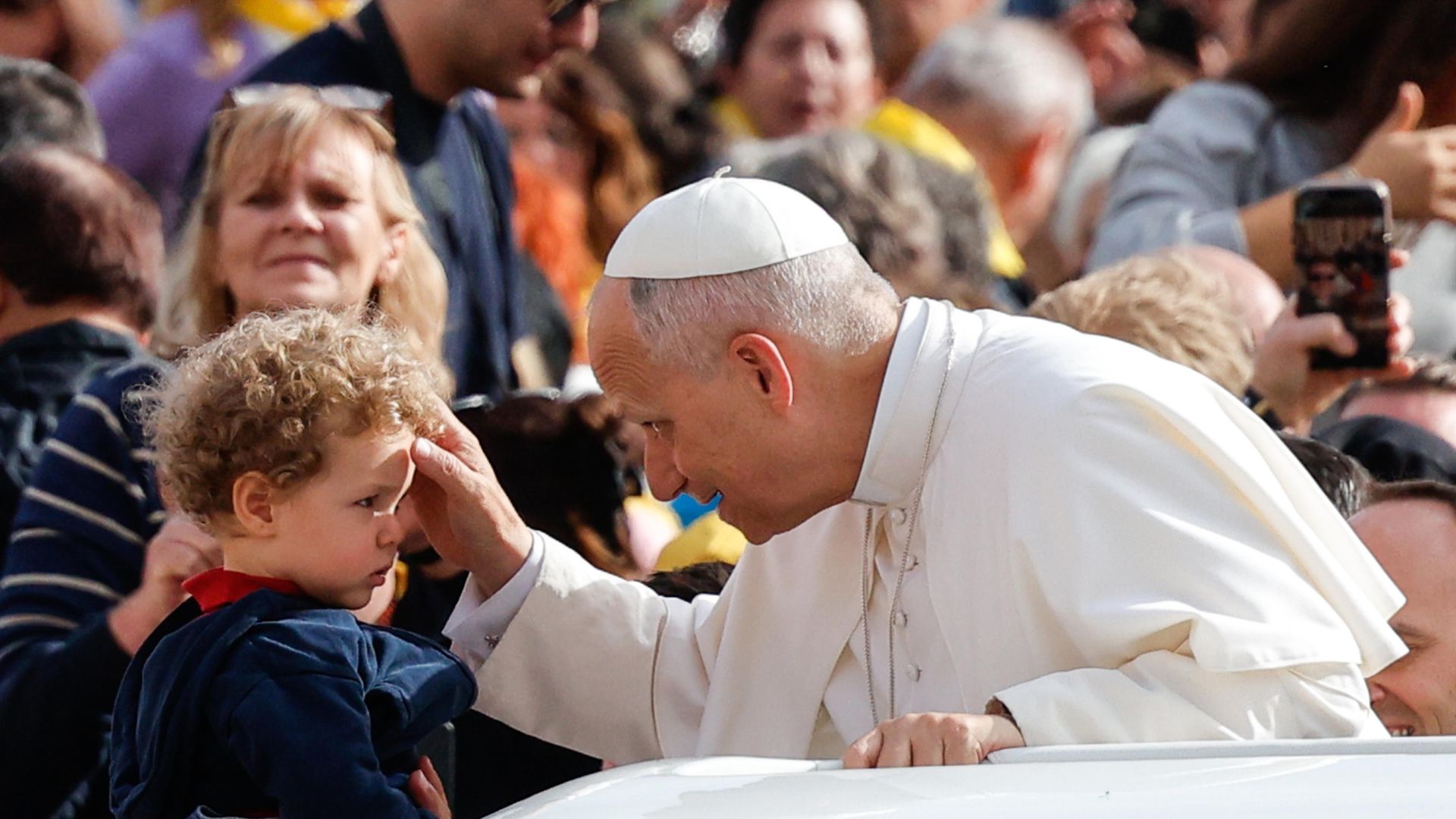 El papa pide 'herramientas' para controlar el uso que hacen los niños de la tecnología
