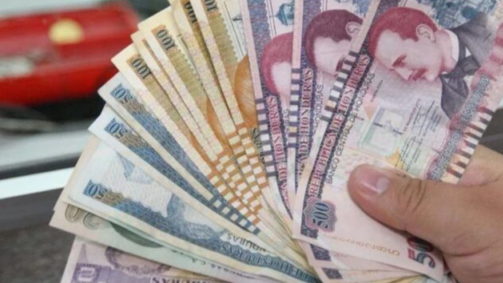 Editorial HRN: Economía y finanzas en apuro y vagas propuestas políticas