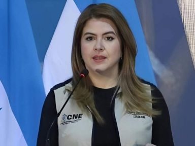 ¿Por qué motivo FF. AA. preparan querella contra Cossette López-Osorio?