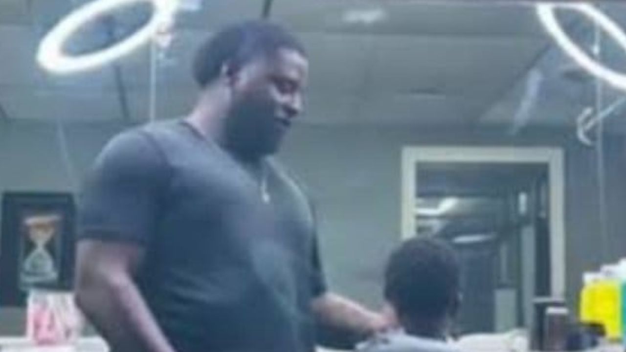 Texarkana barber video Twitter cutting hair: caso viral de Joedacie Smith