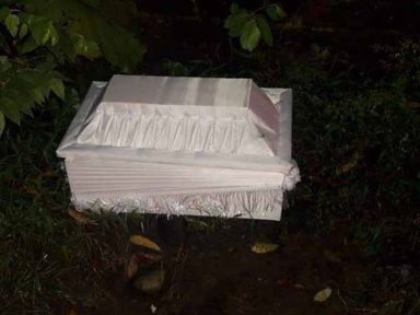 Madre entrega a la abuela su bebé sin vida en la Montaña de la Flor