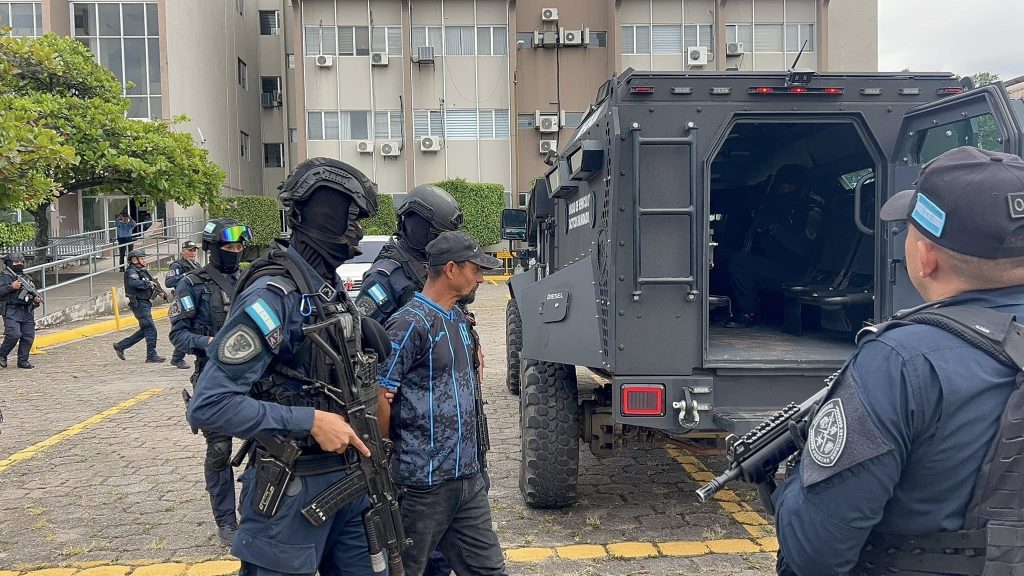 Una foto del detenido