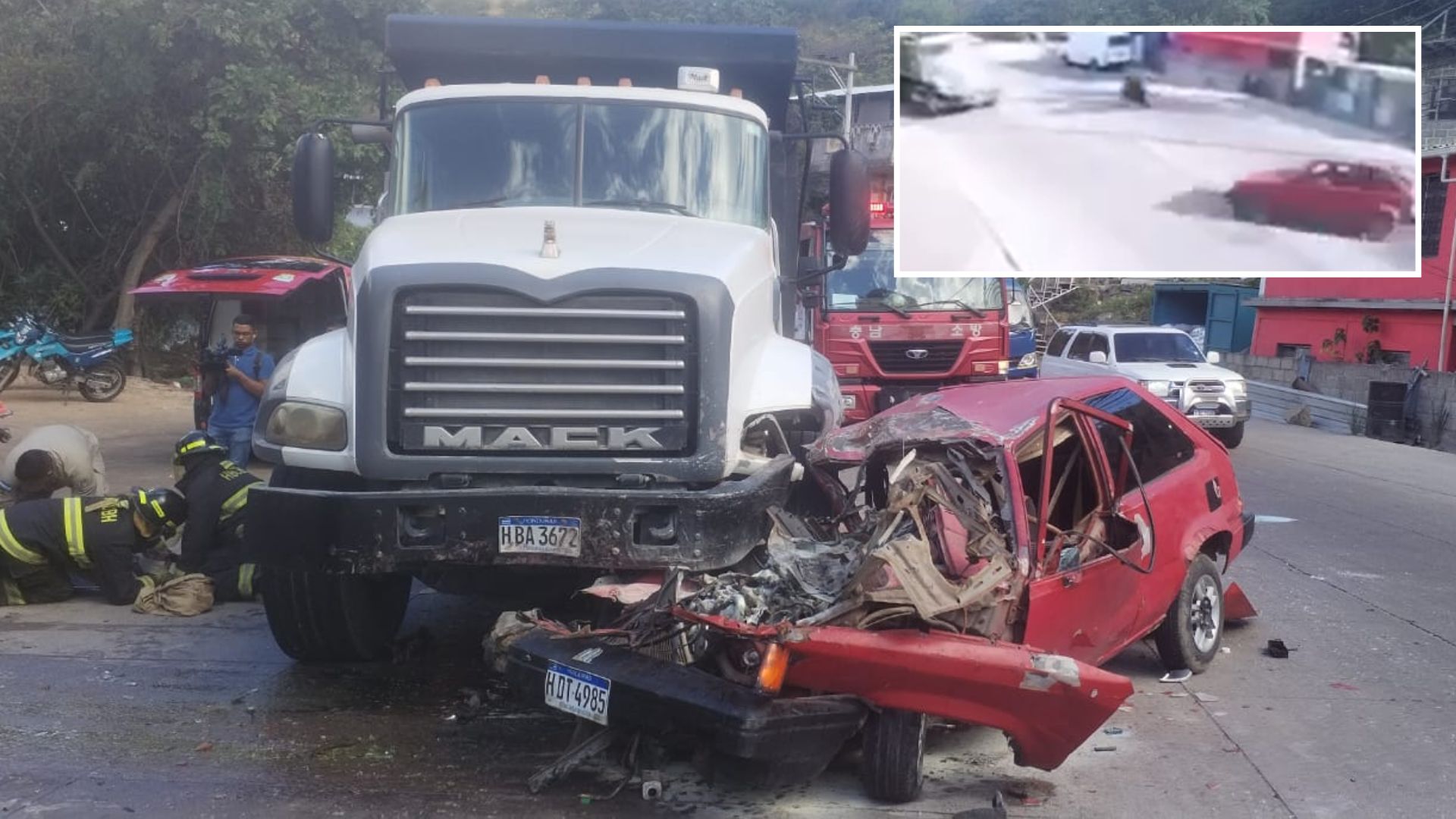 Video sensible: así fue grave accidente entre camión y turismo en la salida al sur