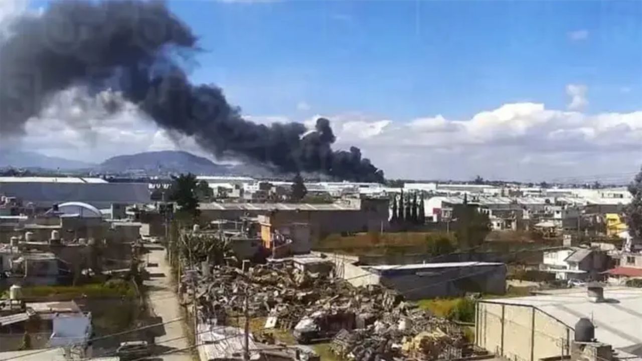 VIDEO: Avioneta cae cerca del aeropuerto de Toluca y deja al menos seis muertos