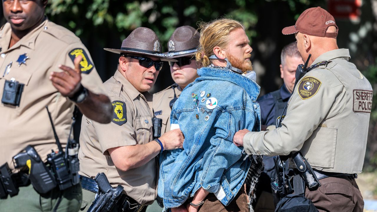 ICE detuvo a 75 mil personas sin historial penal en primeros nueve meses de Gobierno Trump