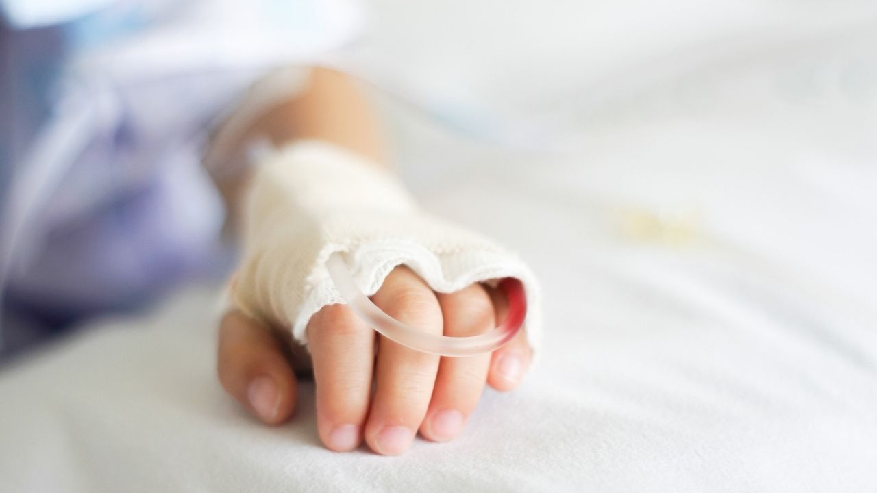 'Un tizón encendido': niño de 2 años grave tras ataque de padrastro en Santa Bárbara