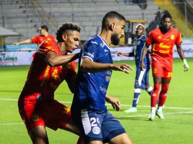 Real España arruina debut de Motagua en las triangulares tras goleada de visita