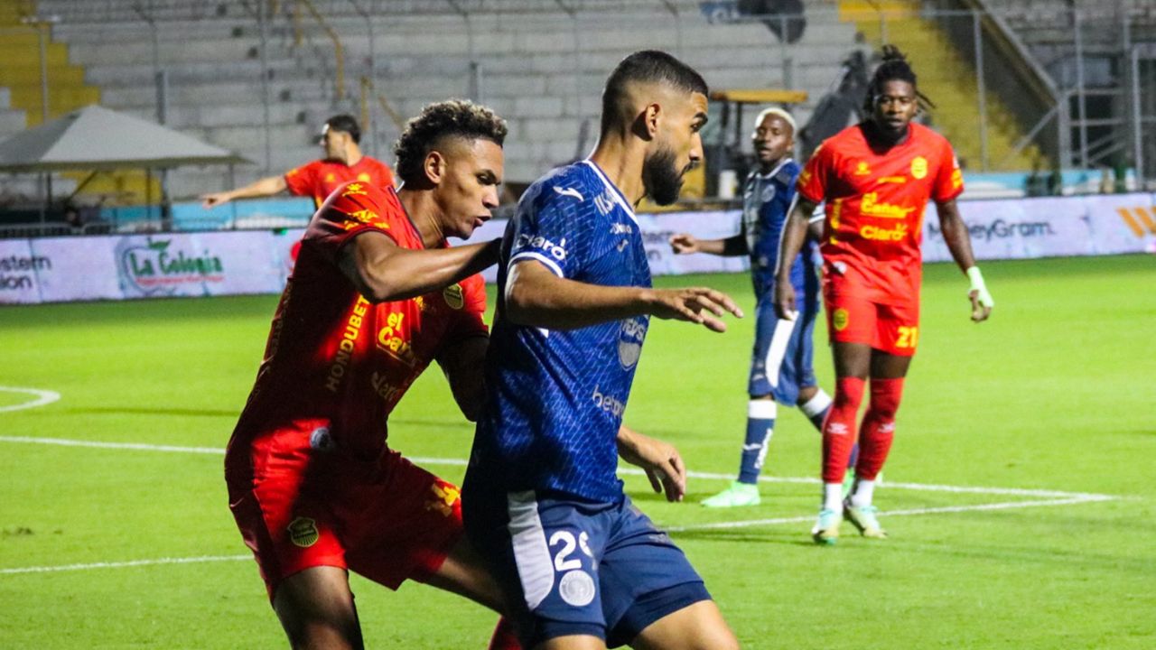 Real España arruina debut de Motagua en las triangulares tras goleada de visita