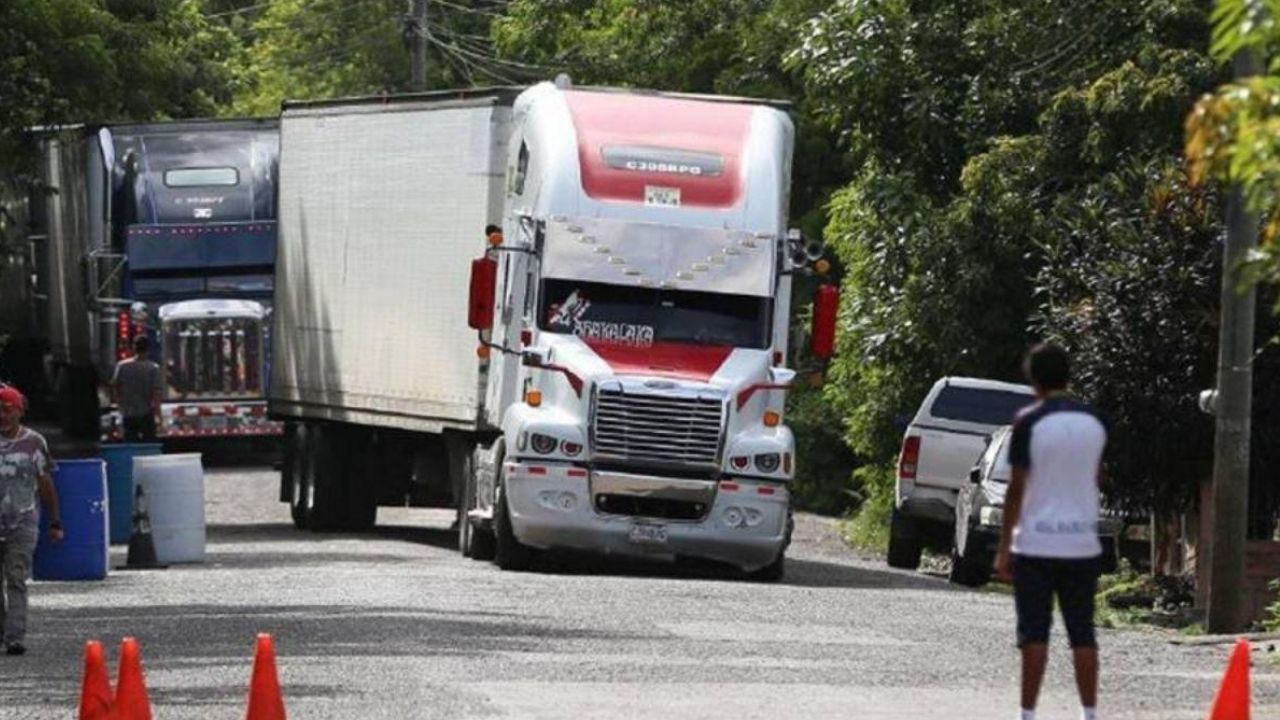 'No ingresar a la ciudad': esto se sabe del paro del transporte pesado en SPS