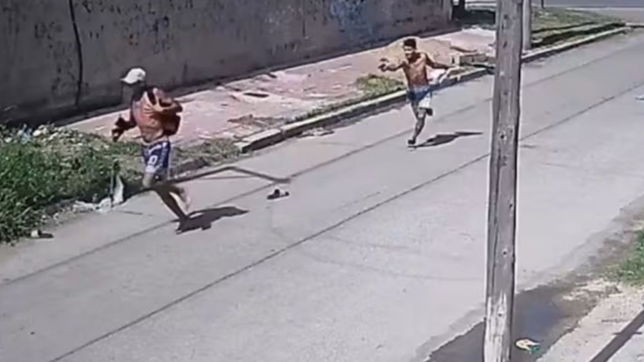 VIDEO: Hombre persigue a su vecino y le dispara 11 veces ¿sobrevivió?
