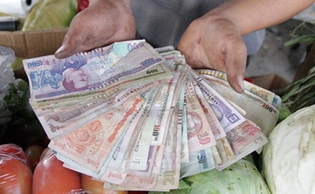 Una persona con dinero