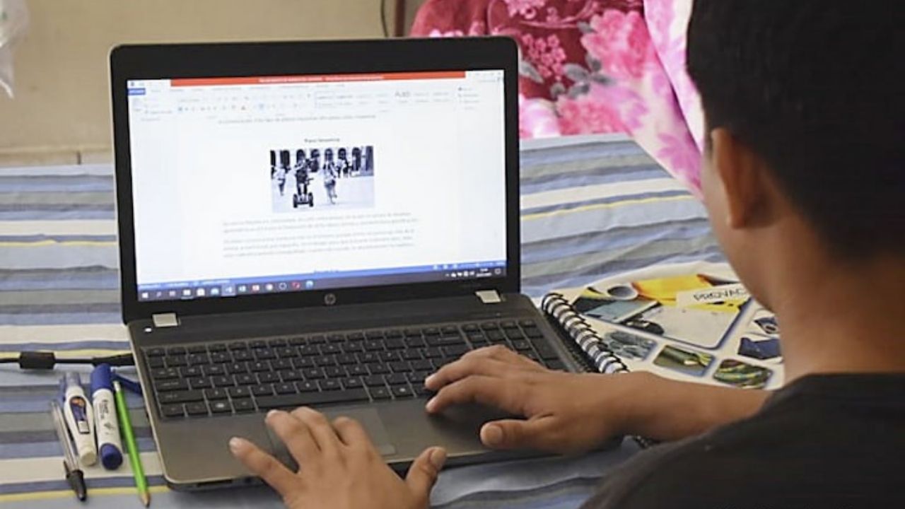 ¿Cómo estudiar el bachillerato en línea en 2026? Requisitos, pasos y fechas de las clases