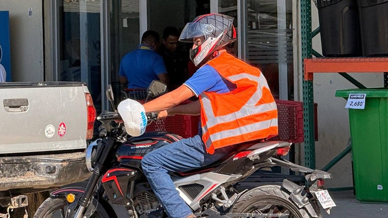 ¿Motociclistas en Honduras deben usar el chaleco reflectivo todo el día?
