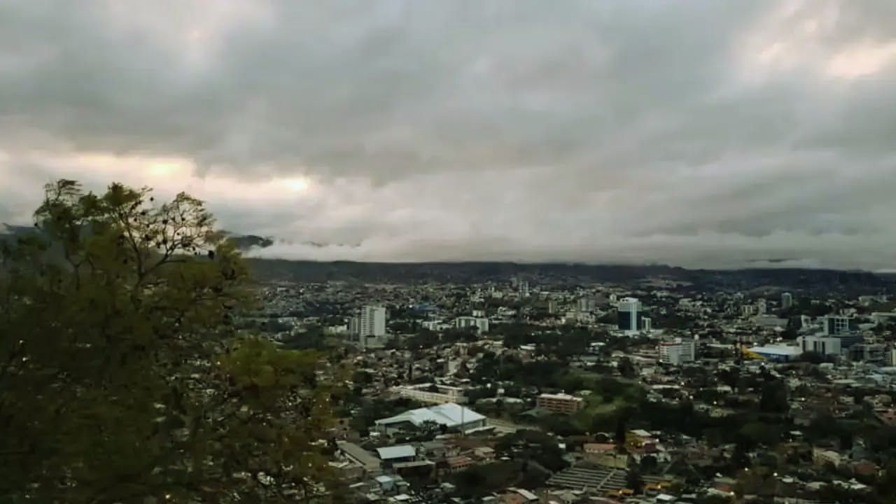 Clima en Honduras: Días calurosos y noches gélidas prevé Cenaos para el país