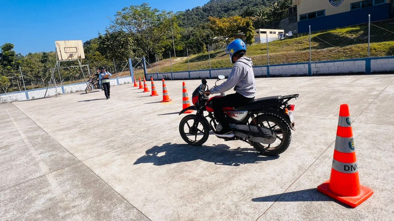 Esto pedirán a motociclistas que harán examen para la licencia de conducir en Honduras