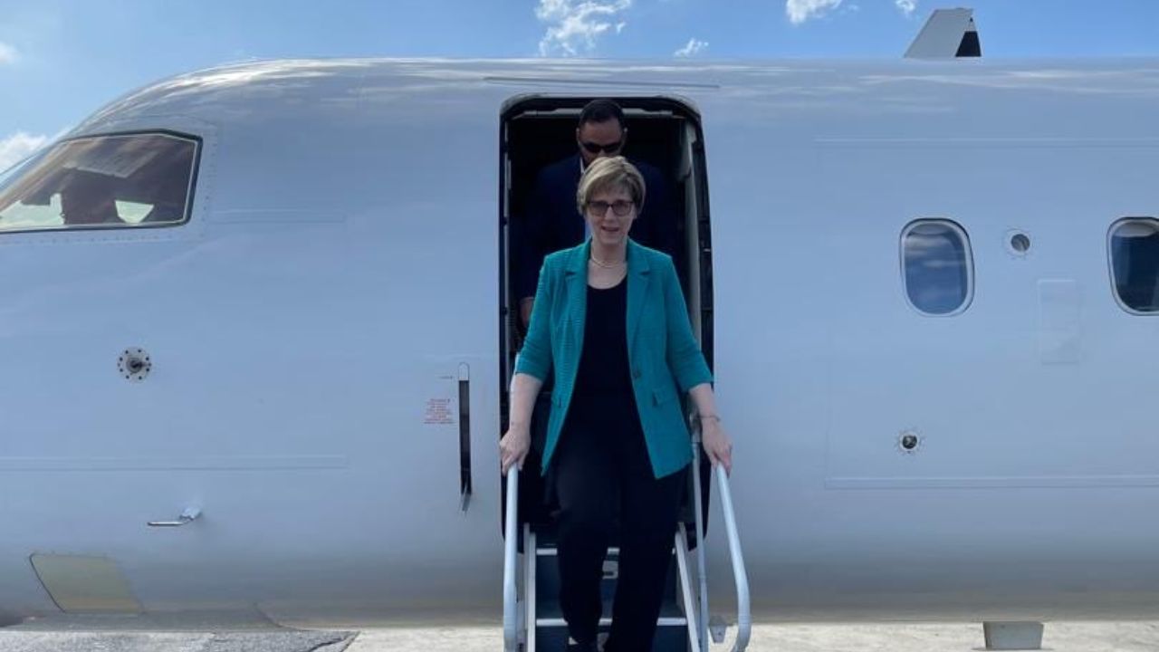 EE.UU. reactiva su misión diplomática en Venezuela con la llegada de Laura Dogu