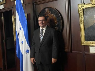 ¿Quién es Moisés Molina, nuevo titular de la SAG juramentado por el presidente Asfura?