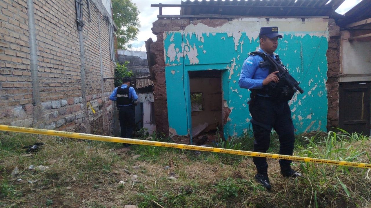 Imagen de Padre encuentra a su hijo muerto en casa abandonada del Barrio Abajo