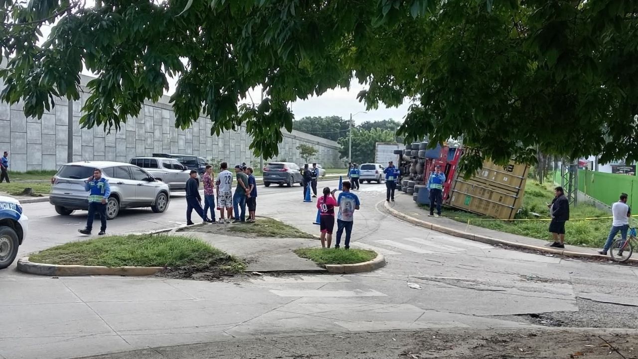 Mujer muere aplastada por rastra en San Pedro Sula