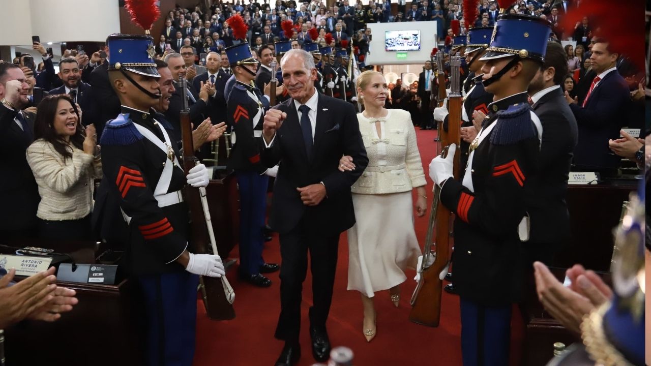 Así lució la familia del presidente Nasry Asfura en toma de posesión