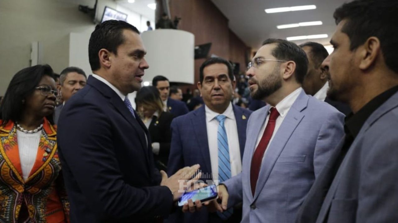 Tomás Zambrano, electo presidente del Congreso en directiva provisional