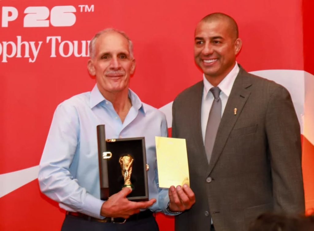 Nasry Asfura con David Trezeguet