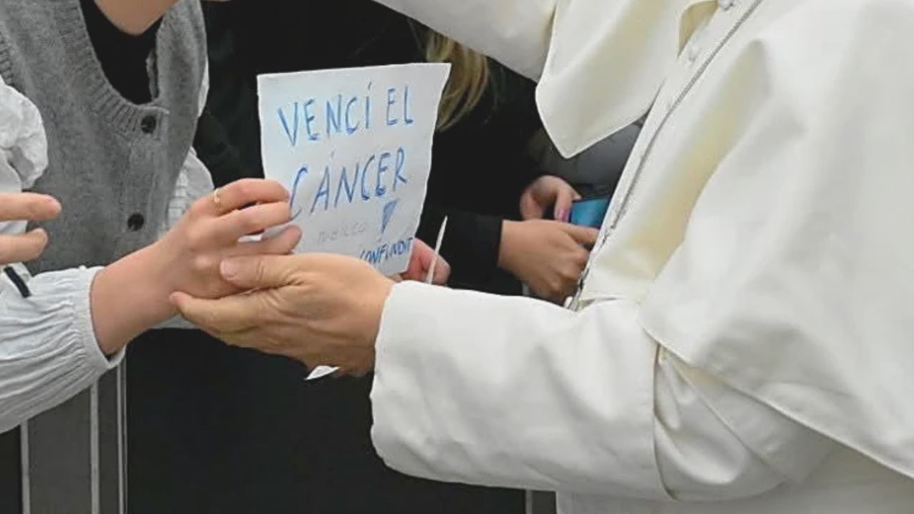'¡La esperanza no defrauda!': Hondureña conmueve al papa León XIV tras vencer el cáncer