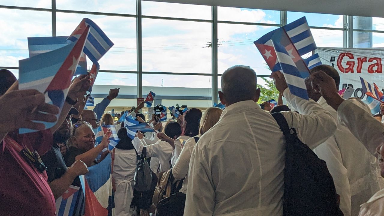 Imagen de Electricistas y técnicos cobraban como médico en brigadas cubanas: esto revelaron